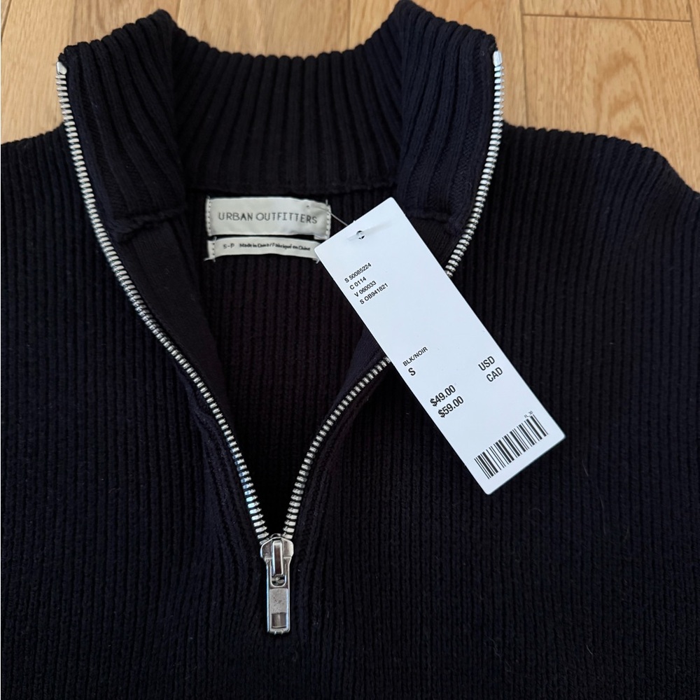 Urban Outfitters cropped quarter zip black sweater - Picture 3 of 7